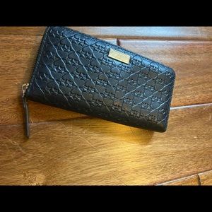 Kate Spade wallet with lots of pockets.